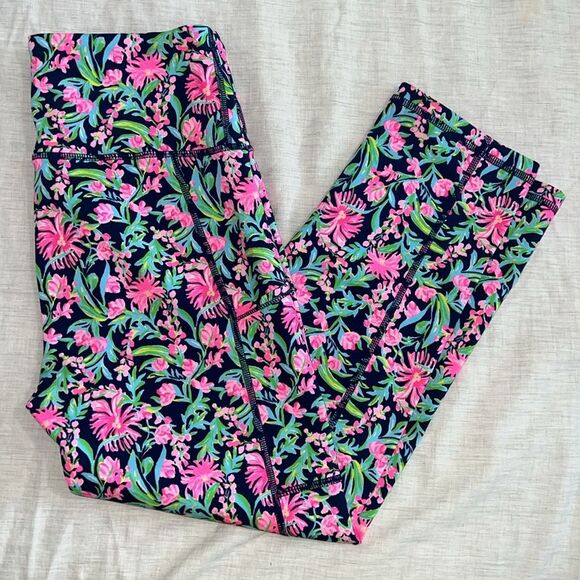 Lilly Pulitzer Luxletic Low Tide Navy Garden Cropped Leggings Sz Small - Picture 2 of 9